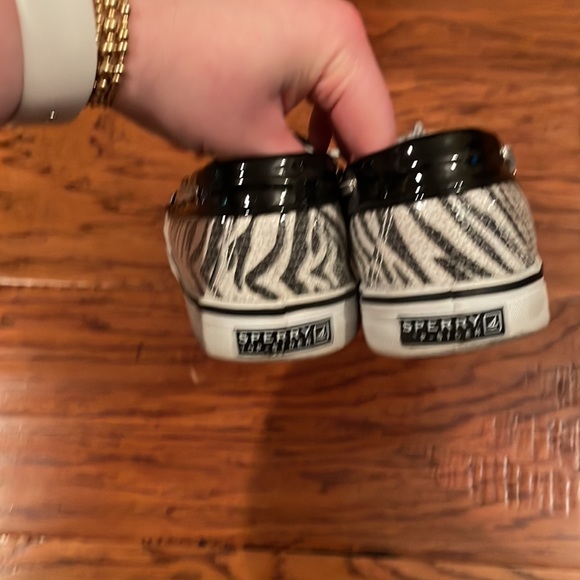 Good condition zebra sequin Sperry - Picture 3 of 4